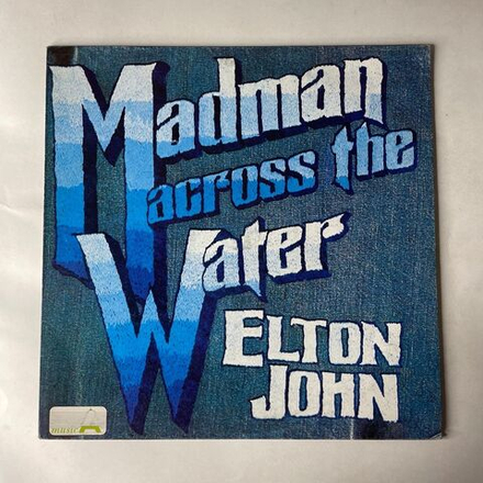 Винтажная виниловая пластинка LP Elton John Madman Across The Water (Италия 1985)