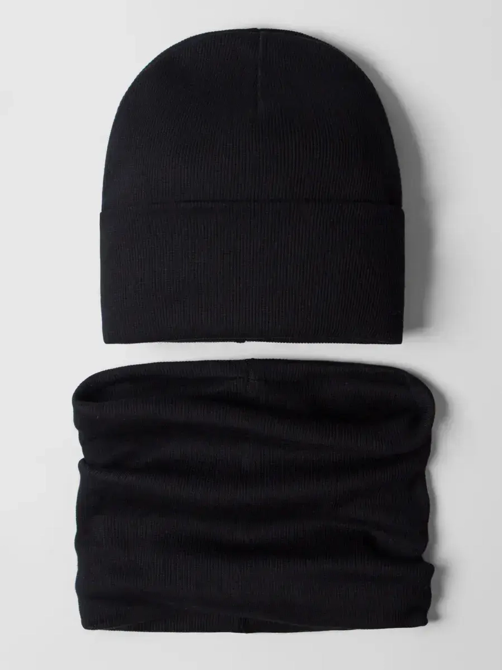 Шапка детская со снудом на осень