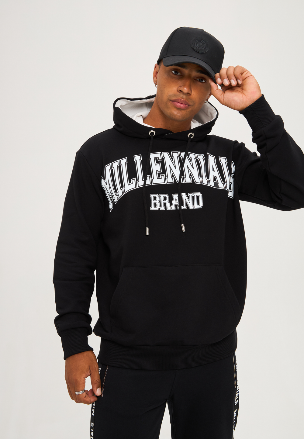 Костюм спортивный черный Millennials TM