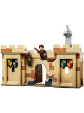 Конструктор 76395 Harry Potter Хогвартс: первый урок полётов