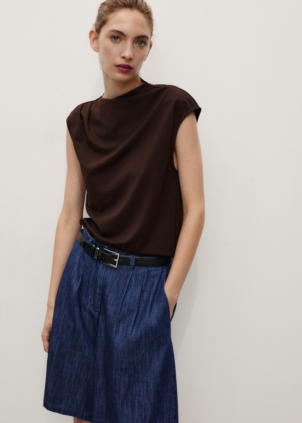 Прямые джинсовые бермуды с эффектом потертости