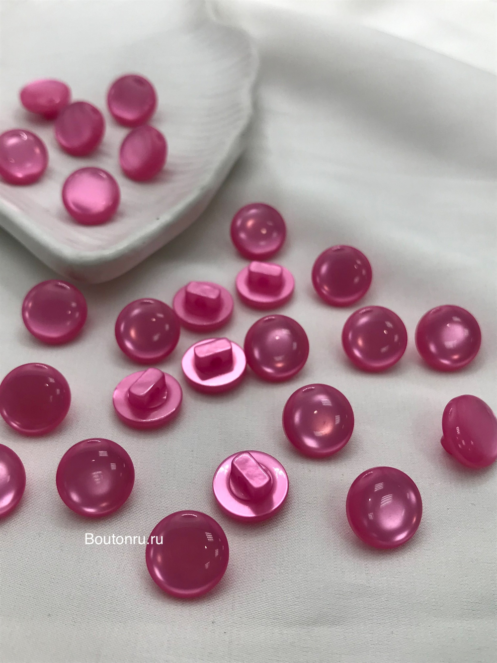 Пуговицы блузочные луна на ножке розовая фуксия