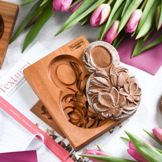 Пряничная форма с тюльпанами