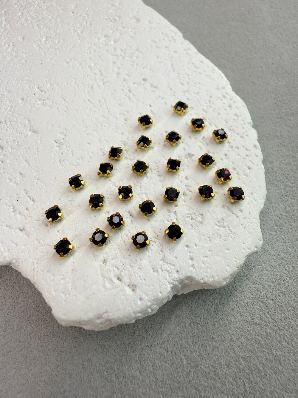 Шатоны 4 мм, Аметист в золоте, 25 шт