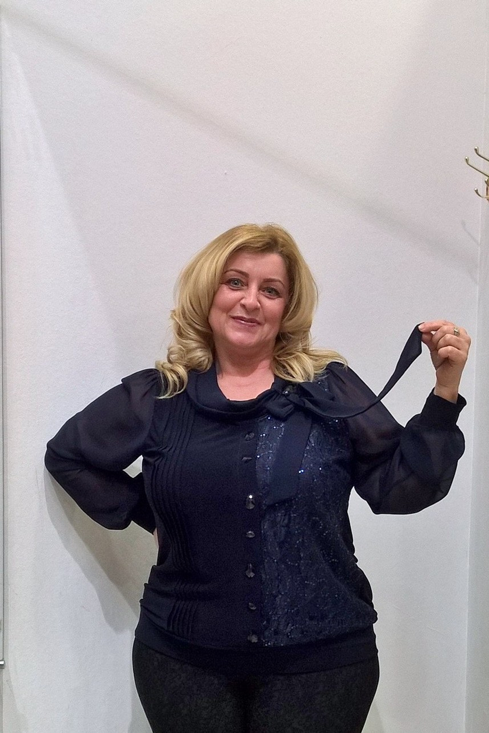 Темно-синий праздничный блузон с шифоновыми рукавами