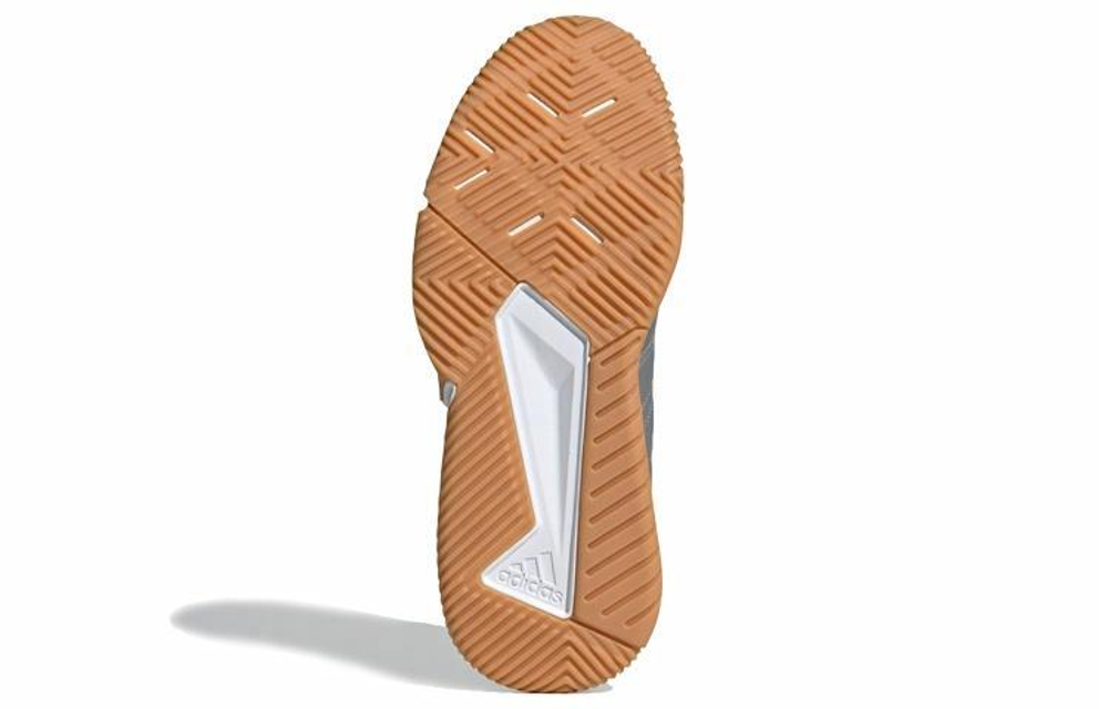 Кроссовки Adidas Essence