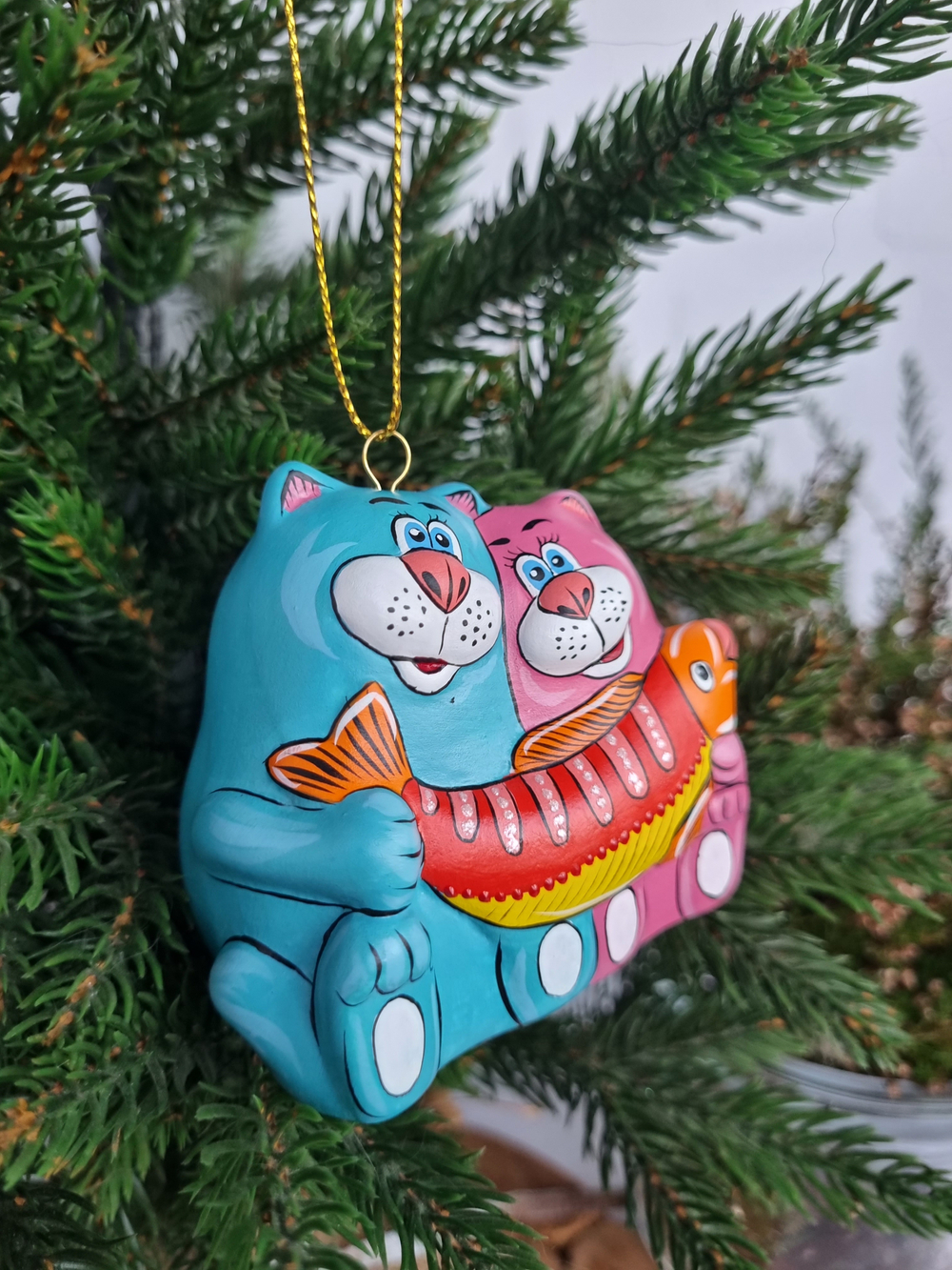 Коты рыбаки ёлочная игрушка из фарфора