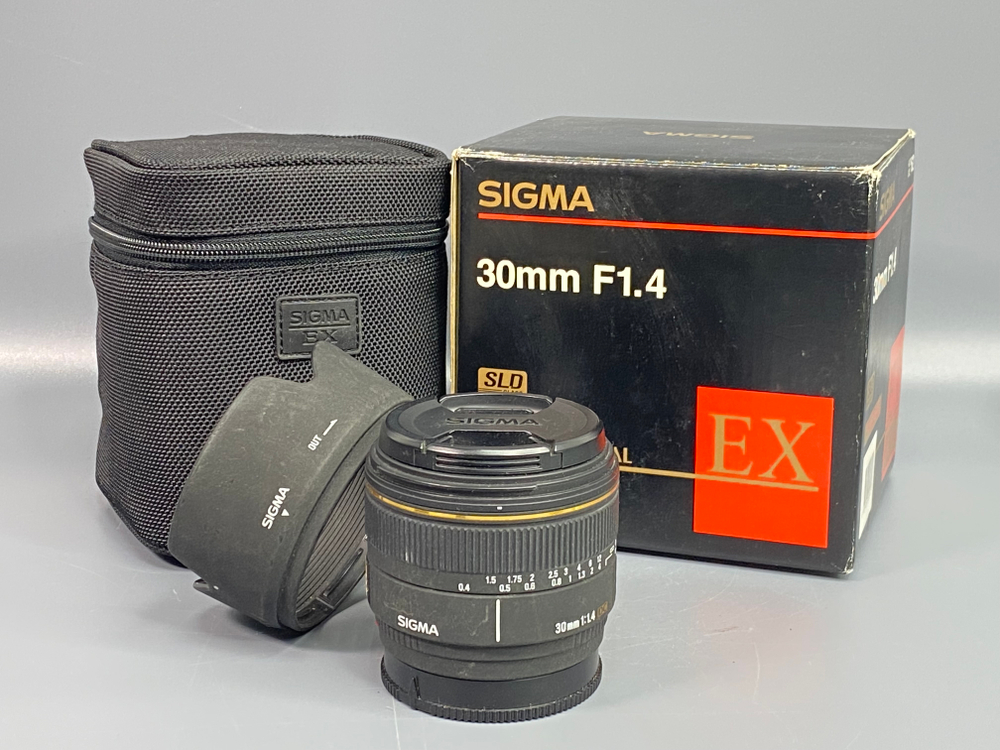 Sigma 30mm 1.4 EX DC Sony A