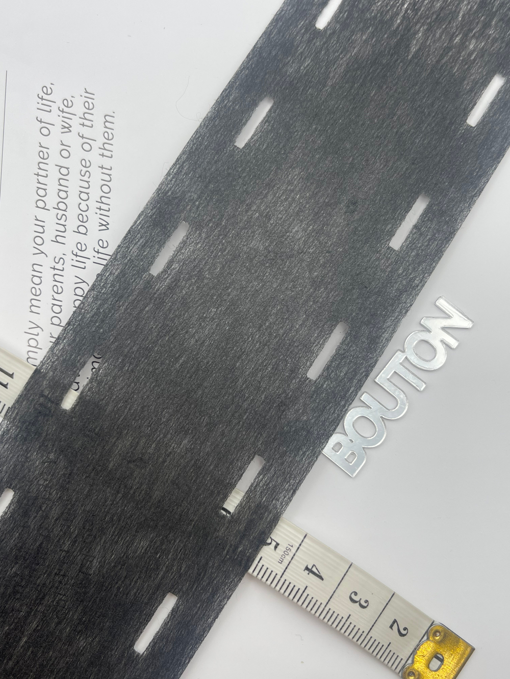 Клеевая корсажная лента черная