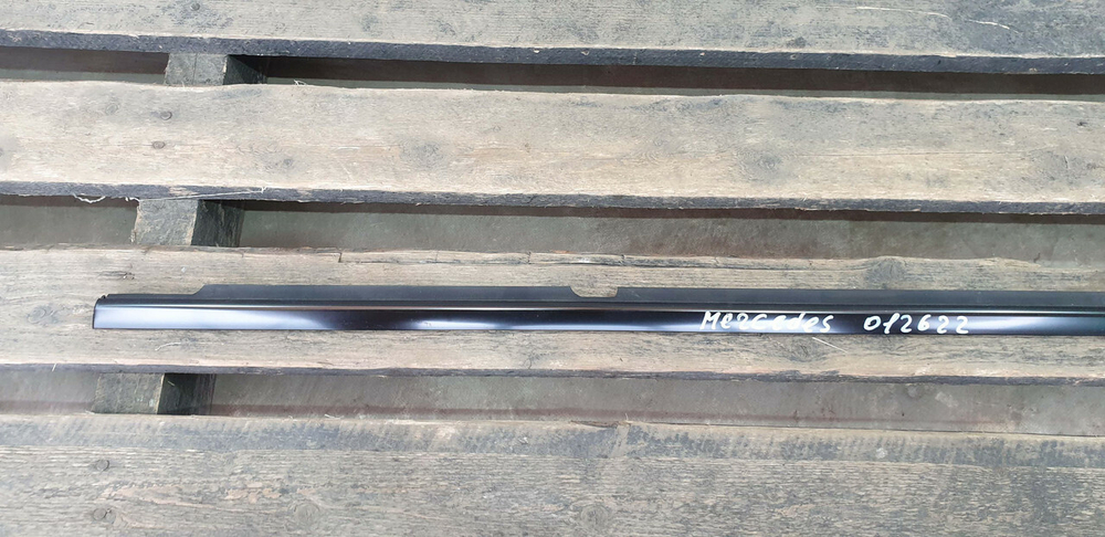 Молдинг двери задней правой Mercedes GLS (X166) 12-19 Б/У Оригинал A1667354200