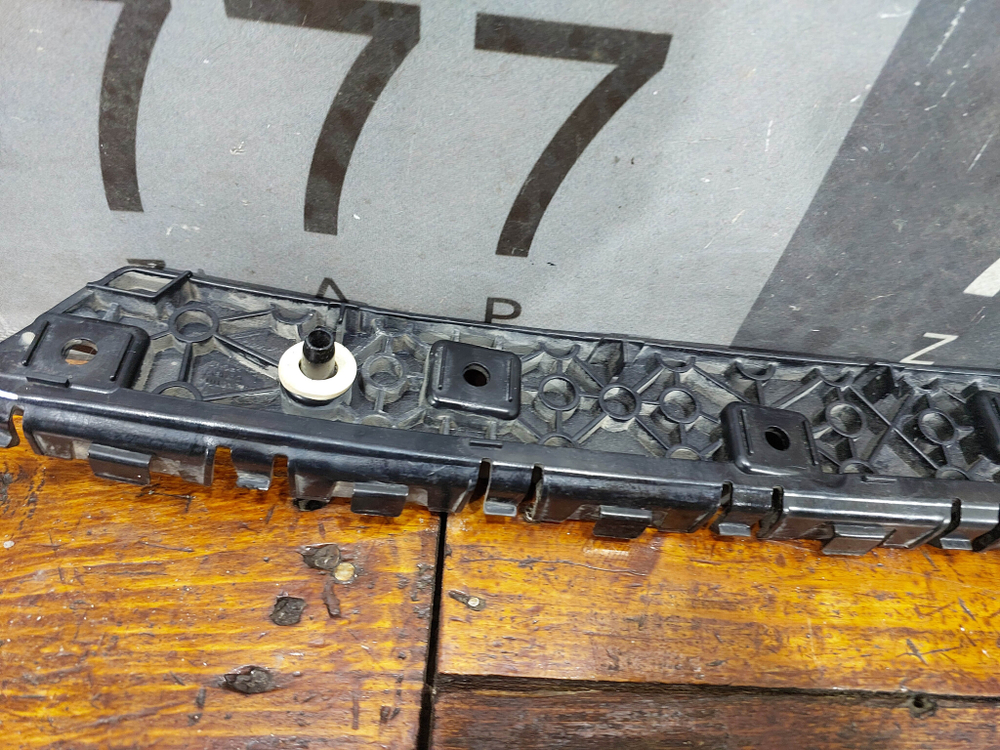 Кронштейн заднего бампера правый Haval Jolion 21-нв Б/У Оригинал 2804102XST01A