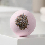 Бомбочка для ванны «Ла-Ла-Лаванда» с лепестками лаванды - 130 гр.