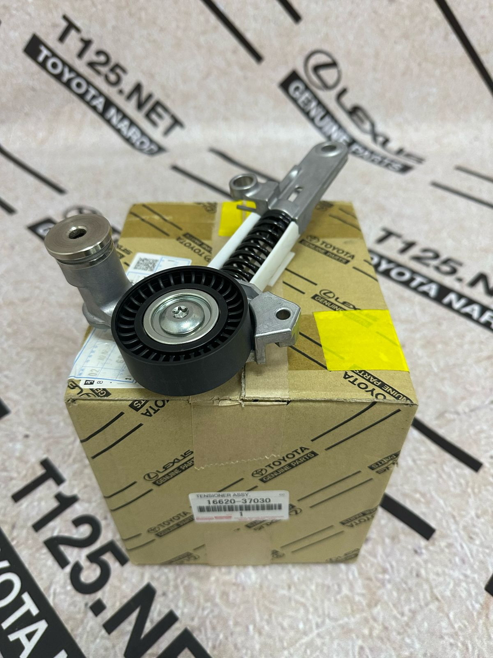 Натяжитель TOYOTA 1662037030