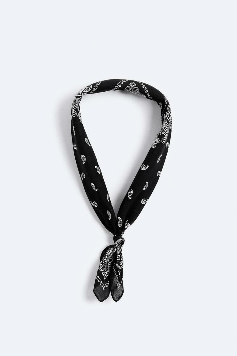 ZARA БАНДАНА С ПРИНТОМ ПЕЙСЛИ, ЧЕРНЫЙ