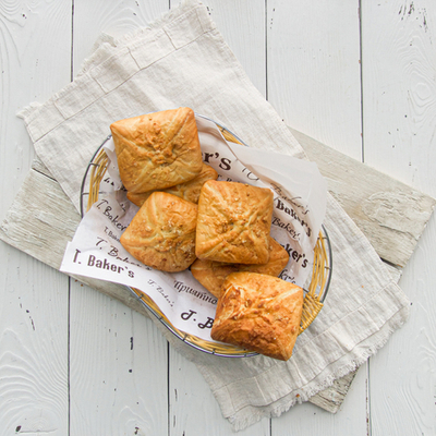 Слойка с клубникой и бананом