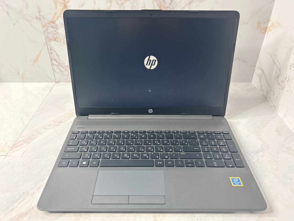 Ноутбук HP 15-dw1055ur. CPU: Pentium R 6405U, RAM: 4GB, SSD: 128GB, GPU: Intel UHD Graphics, OS: Win11, LCD: 15,6 1366/768, Состояние: B1