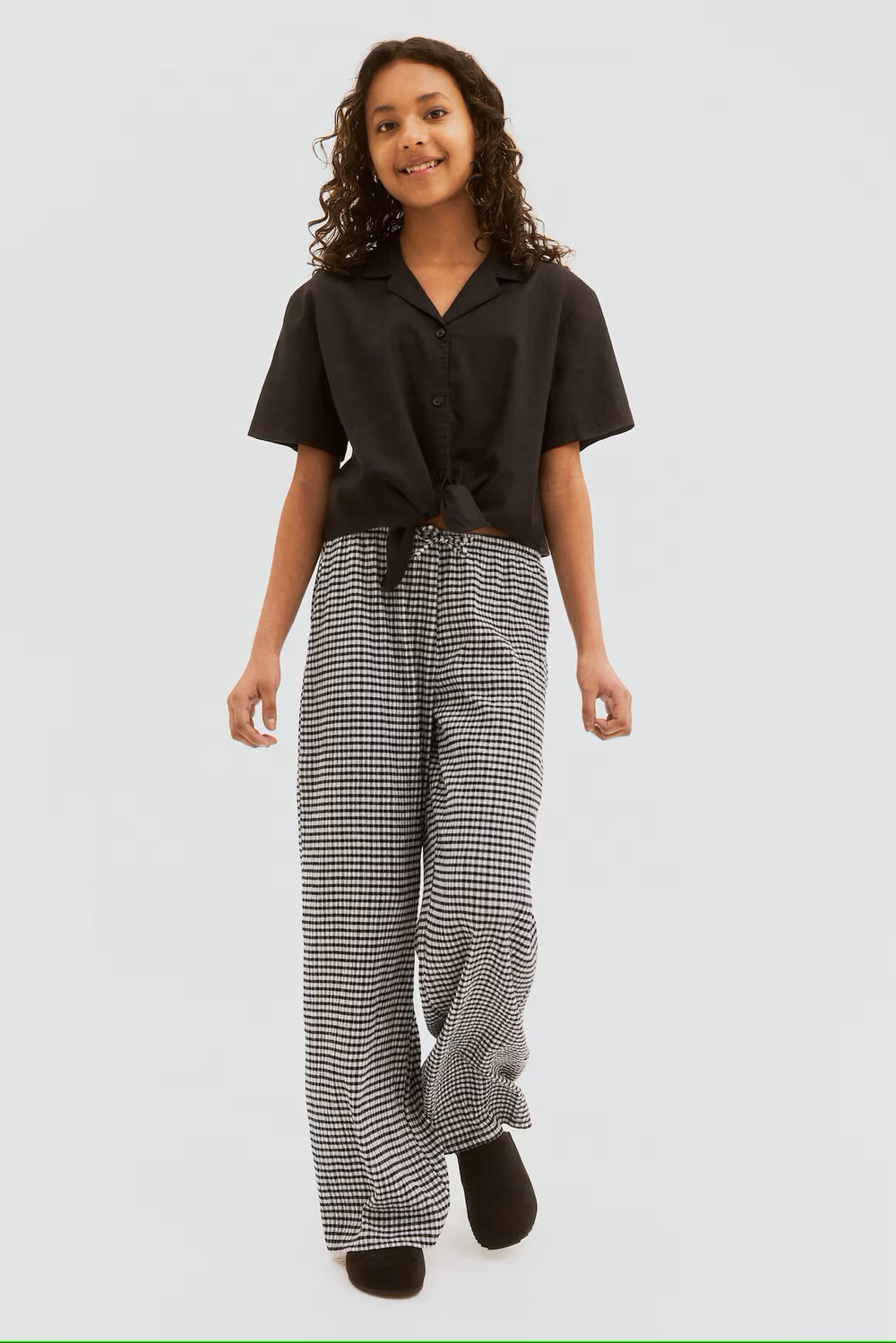 H&M Брюки из рельефной ткани, черный/белый