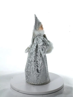 Кукла коллекционная Снегурочка в кокошнике и с муфтой