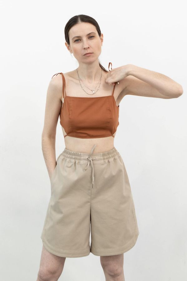 Шорты  с фигурным низом