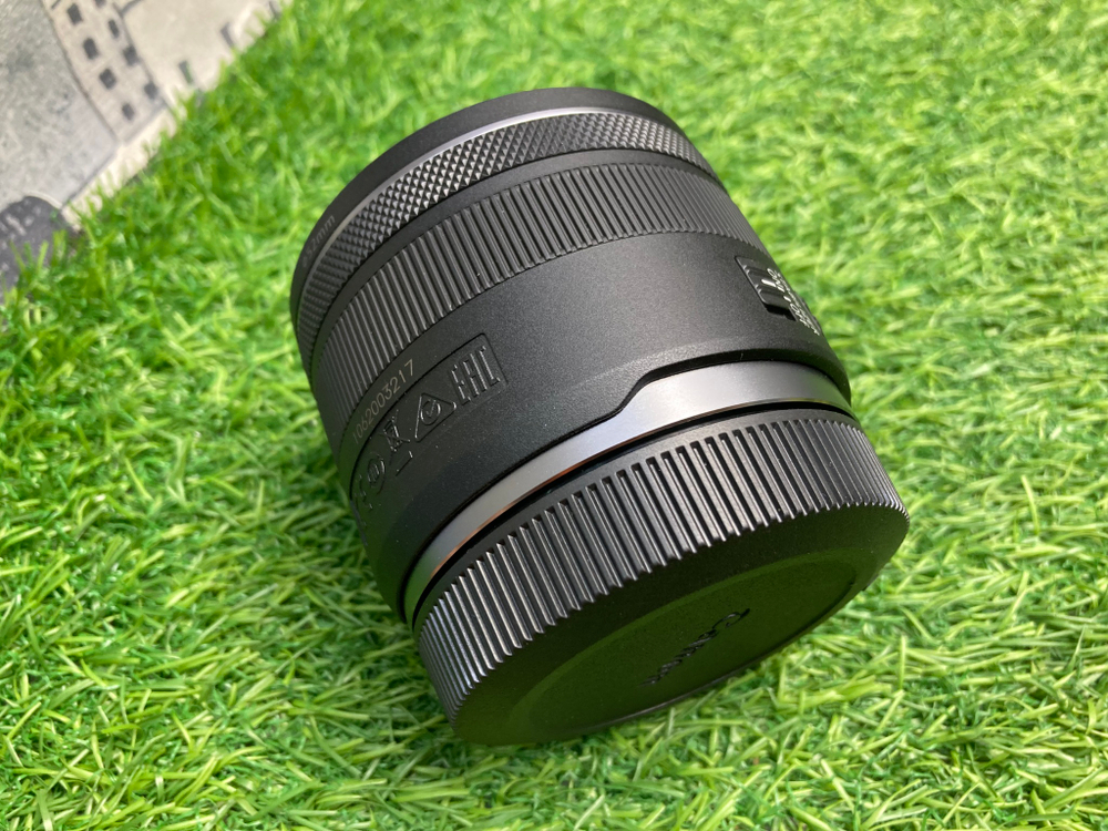 Canon RF 35mm 1.8 Macro IS STM