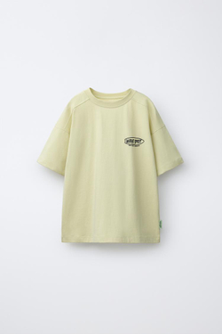 ZARA КОМПЛЕКТ ИЗ ФУТБОЛКИ И ШОРТОВ, ЛАЙМОВЫЙ