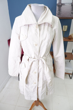 Плащ Monte Rossi  светлый 46 размер