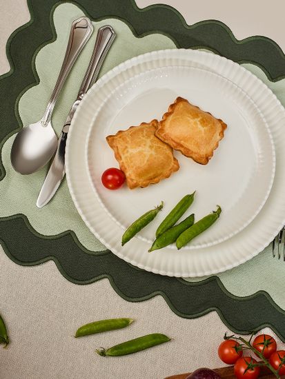 Салфетка под приборы с контрастным кантом зеленого цвета из коллекции trendy ruffles, 35х45 см