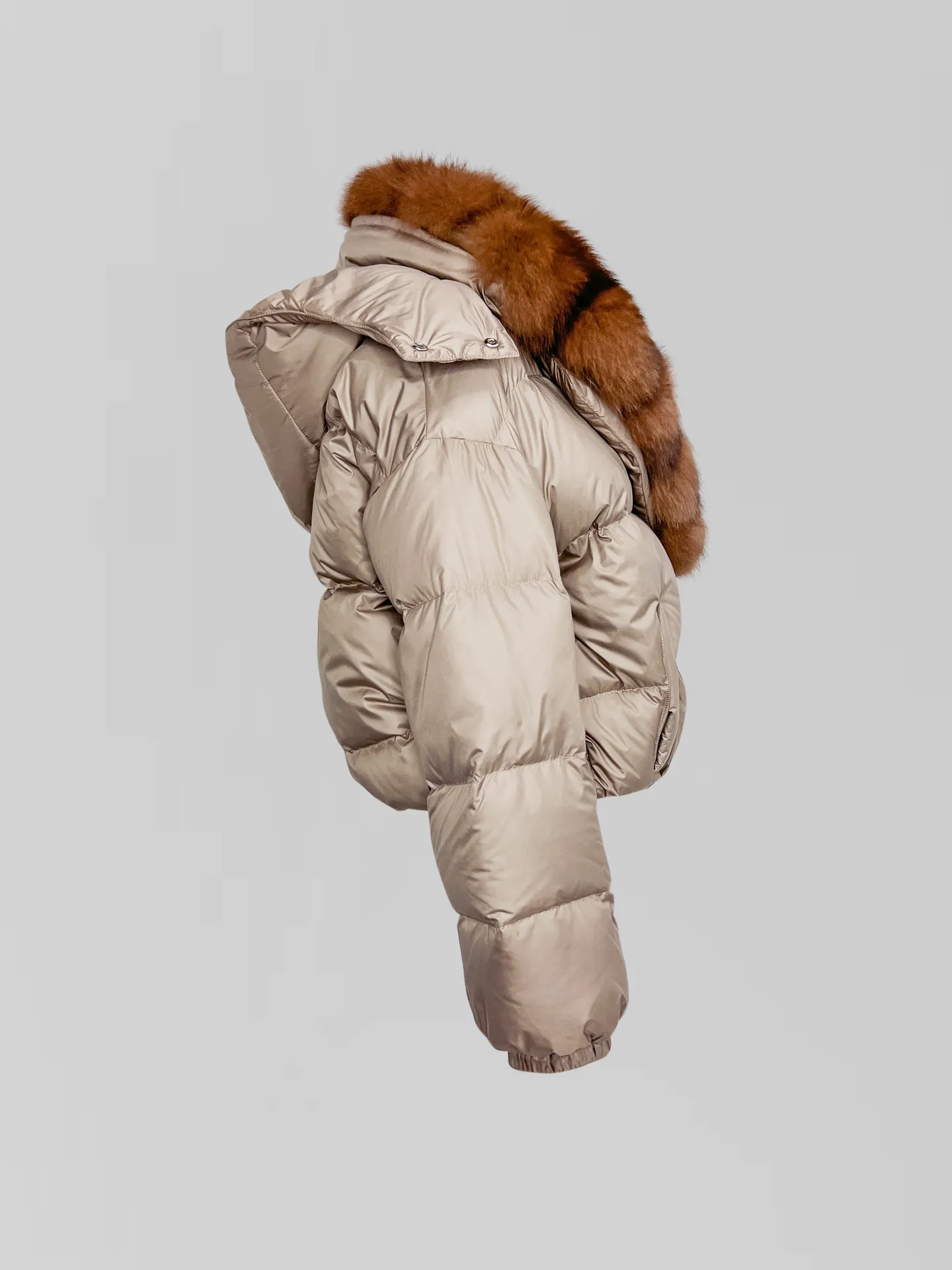 Куртка Sheng Yuan 25-899 однотонная укороченная с мехом