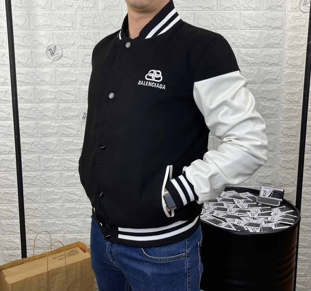 Бомбер Balenciaga
