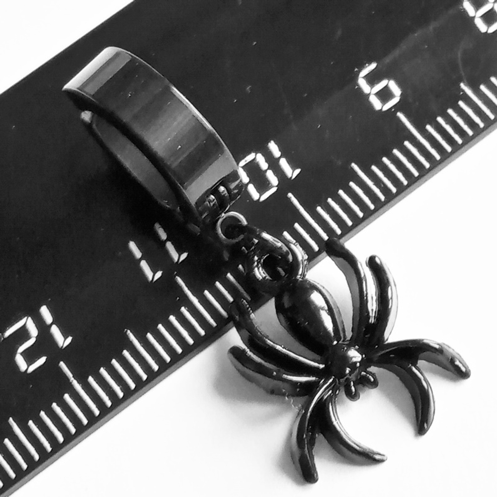 Клипса каффа (1шт.) без прокол "Чёрный паук" (17х12мм). Медицинская сталь, титановое покрытие.