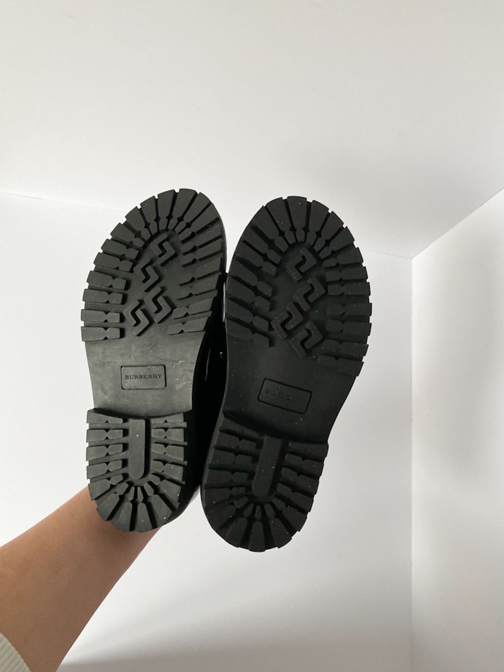 Лаковые туфли Burberry, 28,5