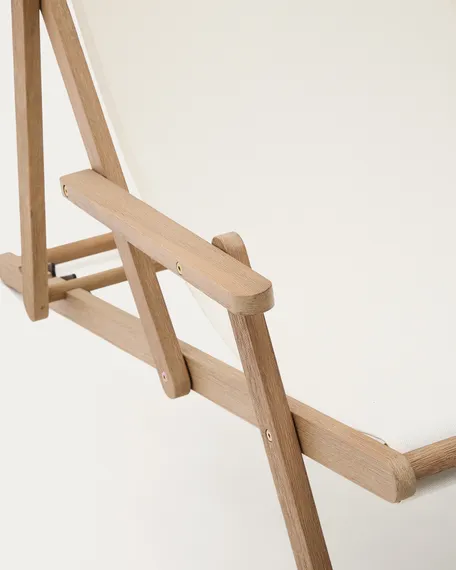 Складной шезлонг Vilara для улицы из акации и текстиля белого цвета