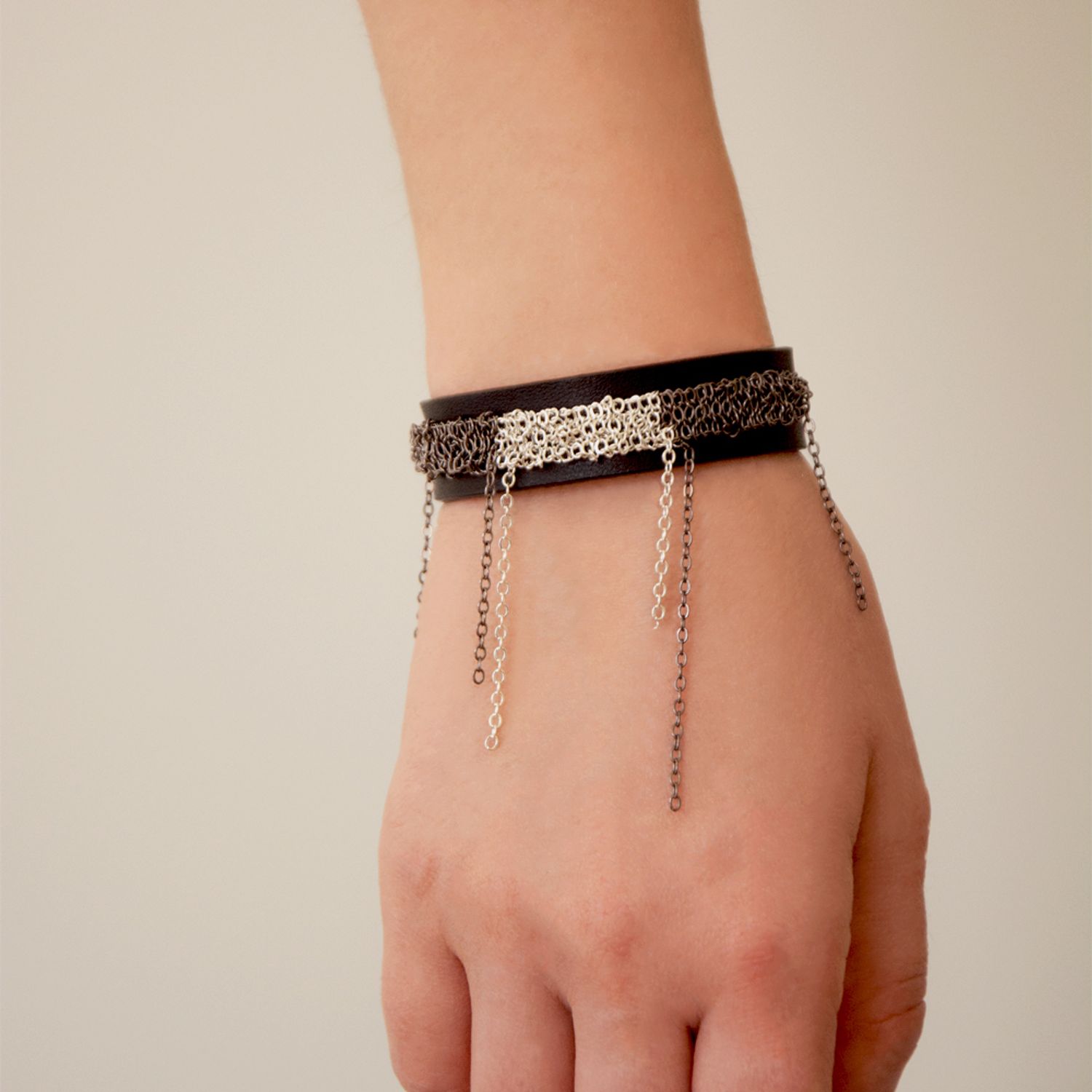 Плетенный Браслет С Кожей - Черная Сталь