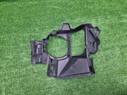 Кронштейн ПТФ правый Lexus RX 4 (2015-2019)