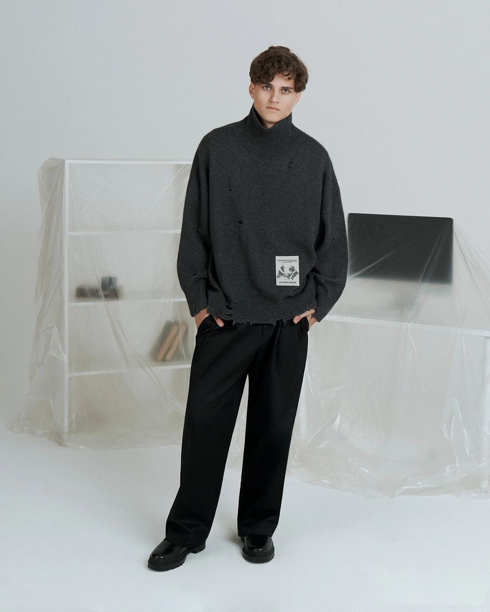 Свитер Une Petite Emeute Chess Rebels серый