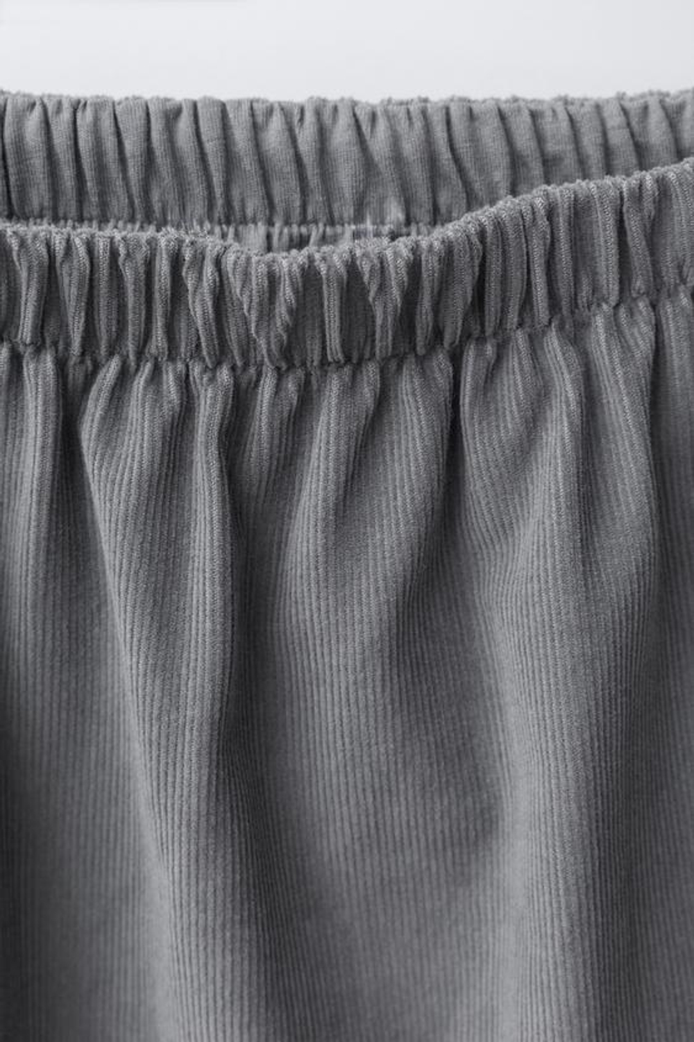 ZARA ТРУСЫ ИЗ МИКРОВЕЛЬВЕТА НА ПОДКЛАДКЕ, СЕРЫЙ