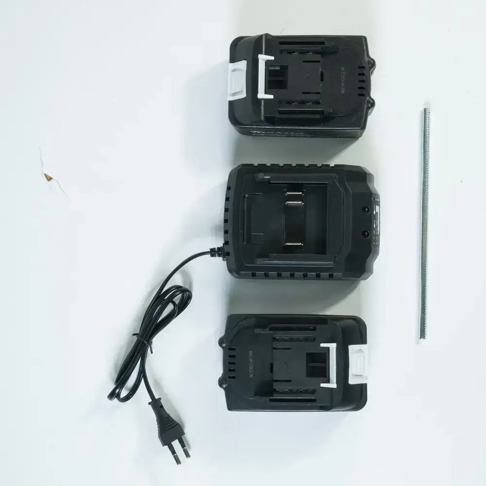 Makita Перфоратор 780 Вт, 2 акк.