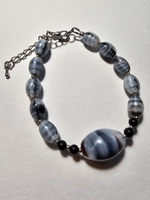 Браслет из натурального камня, авторская работа из полосатого и матового Агата "Много агата"