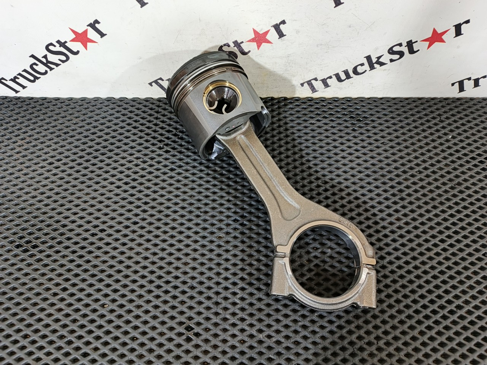 Поршень с шатуном