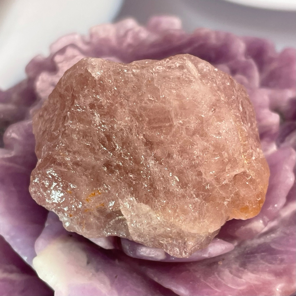 34898 Клубничный кварц необработанный 40мм