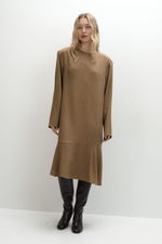 Платье с воланом