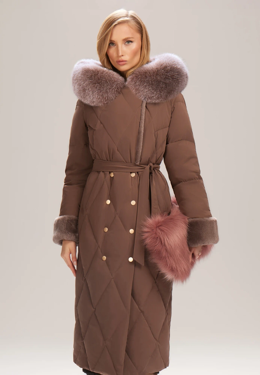 Удлиненное пуховое пальто со стежкой