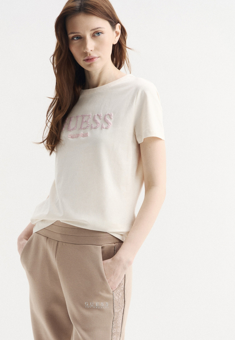 Футболка женская GUESS