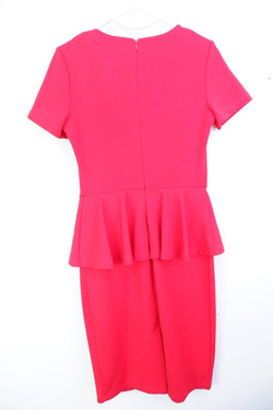 Платье INCITY яркое, с актуальной сейчас баской, для изящного образа 42 размер