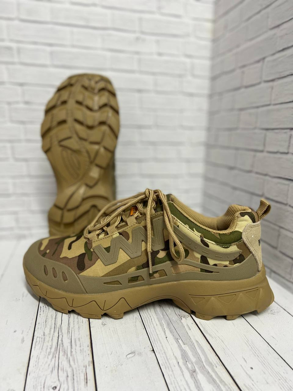 Треккинговые кроссовки Magnum / мультикам