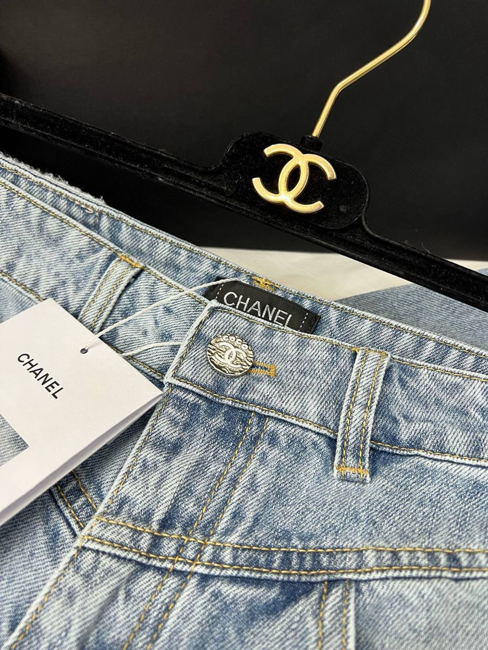 Джинсы CHANEL