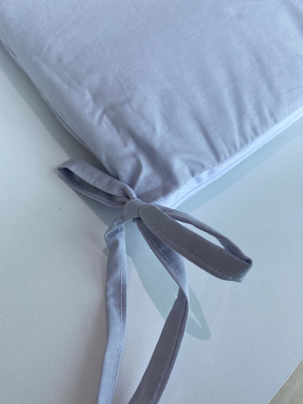 Комплект в кроватку 7-ми предметный "Подушечки" (серый цвет)