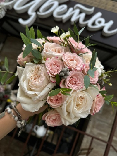 “Свадебный букет «Мечта невесты» с доставкой от магазина «Цветы Луны»”.