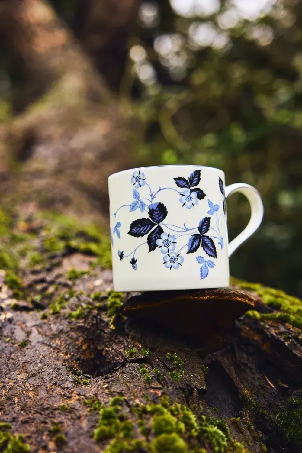 Wedgwood Кружка Wild Strawberry 326 мл Чернильно-синий