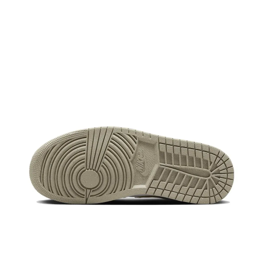 Женские кроссовки Air Jordan 1 Low SE 'Canvas - Team Gold' FN3722-701